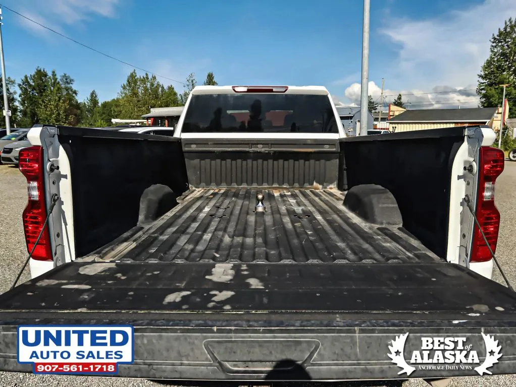 Chevrolet 3500HD photo 9