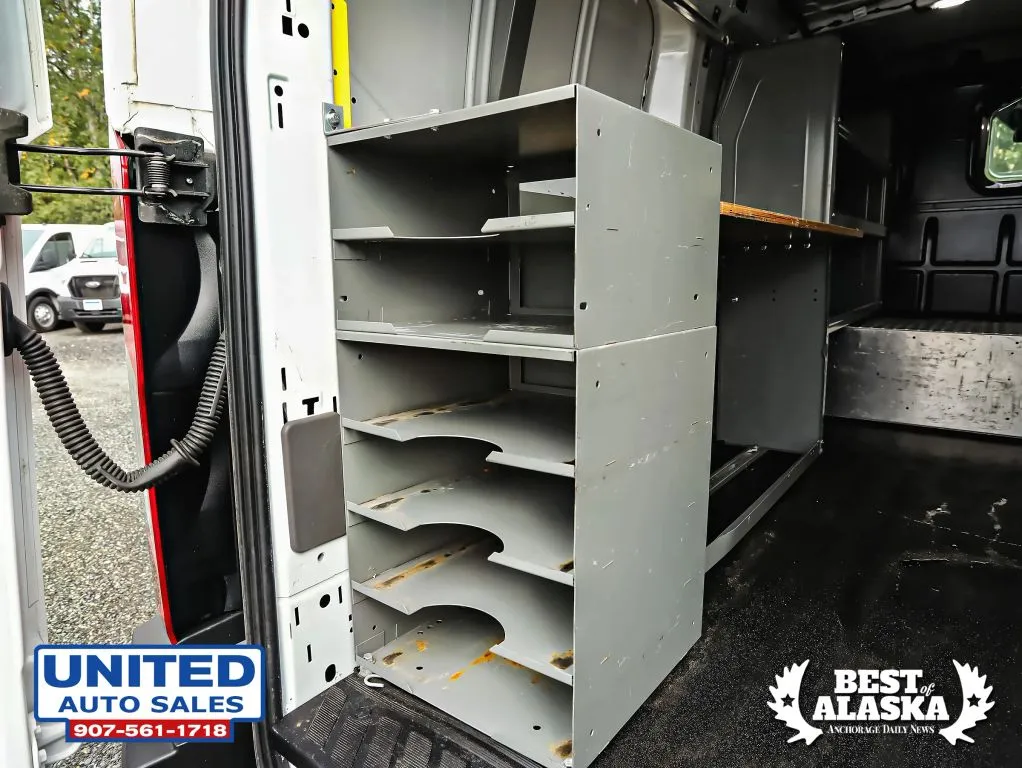 Ford Transit-150 photo 14