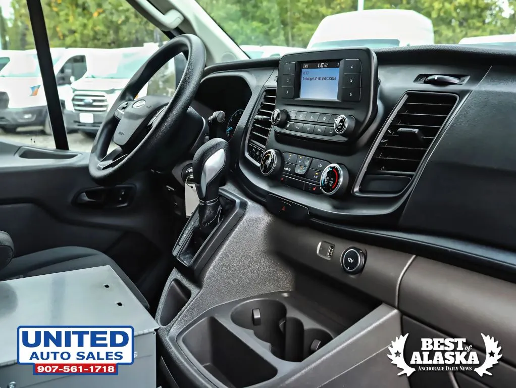Ford Transit-150 photo 12