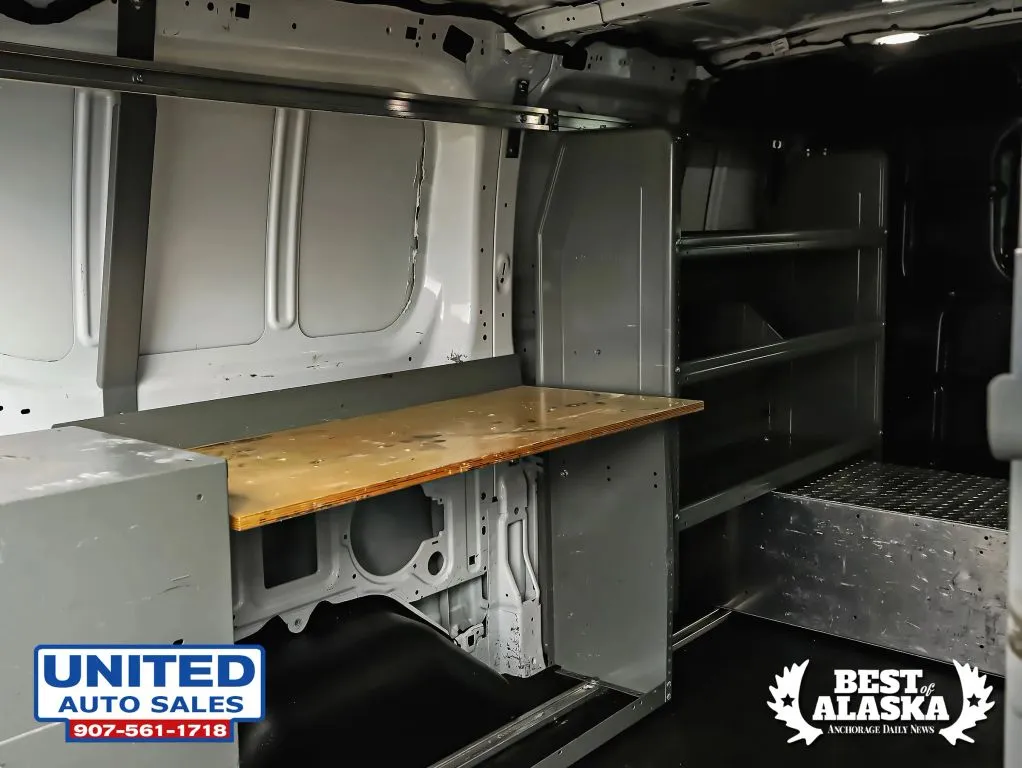 Ford Transit-150 photo 32