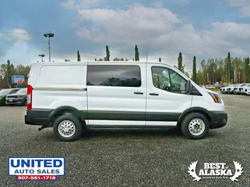 Ford Transit-150 photo 10