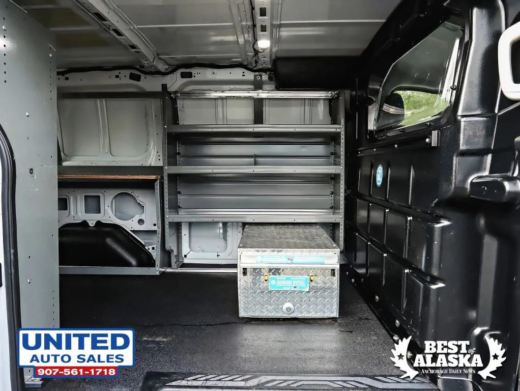 Ford Transit-150 photo 13