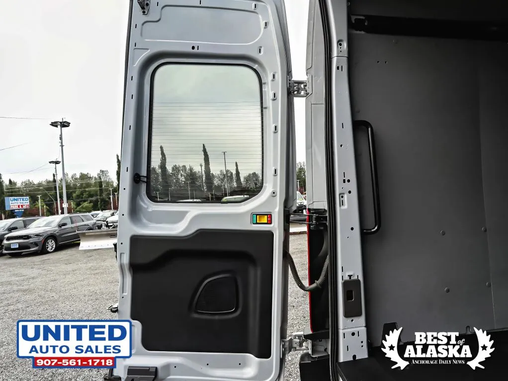Ford Transit-350 photo 46