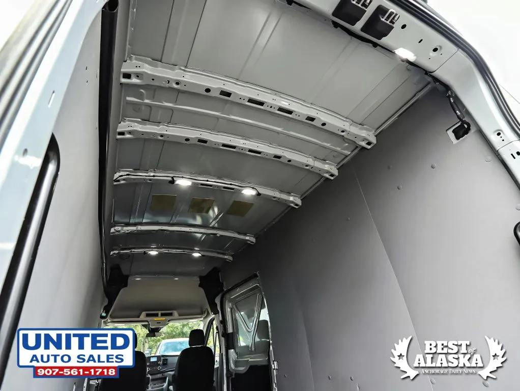 Ford Transit-350 photo 42