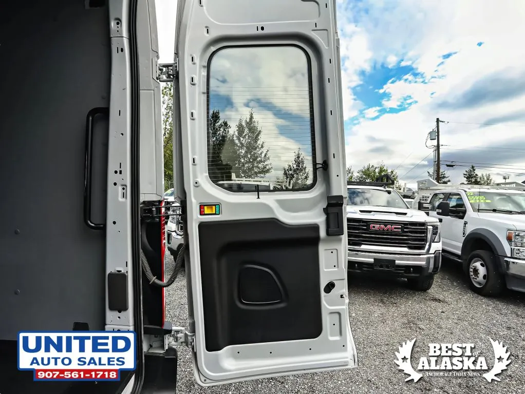 Ford Transit-350 photo 47