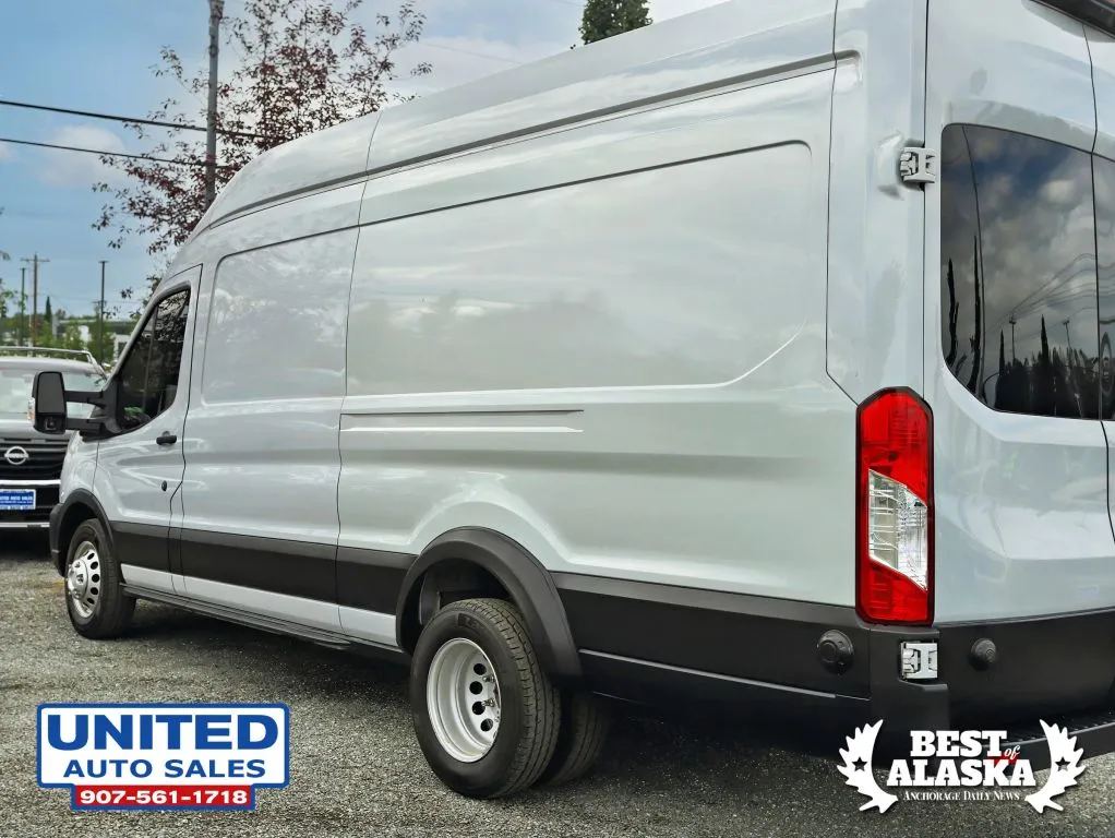 Ford Transit-350 photo 22