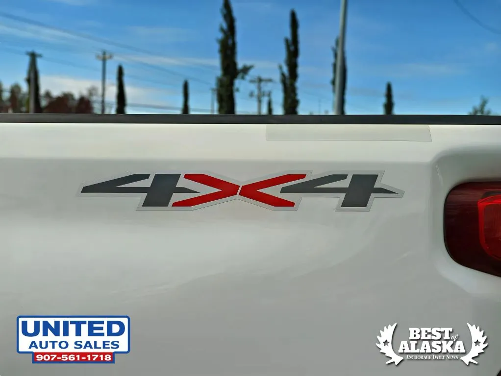 Chevrolet 3500HD photo 25
