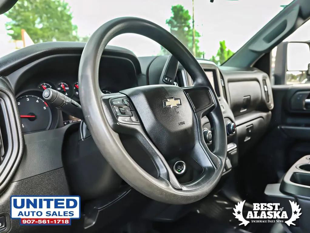 Chevrolet 3500HD photo 12