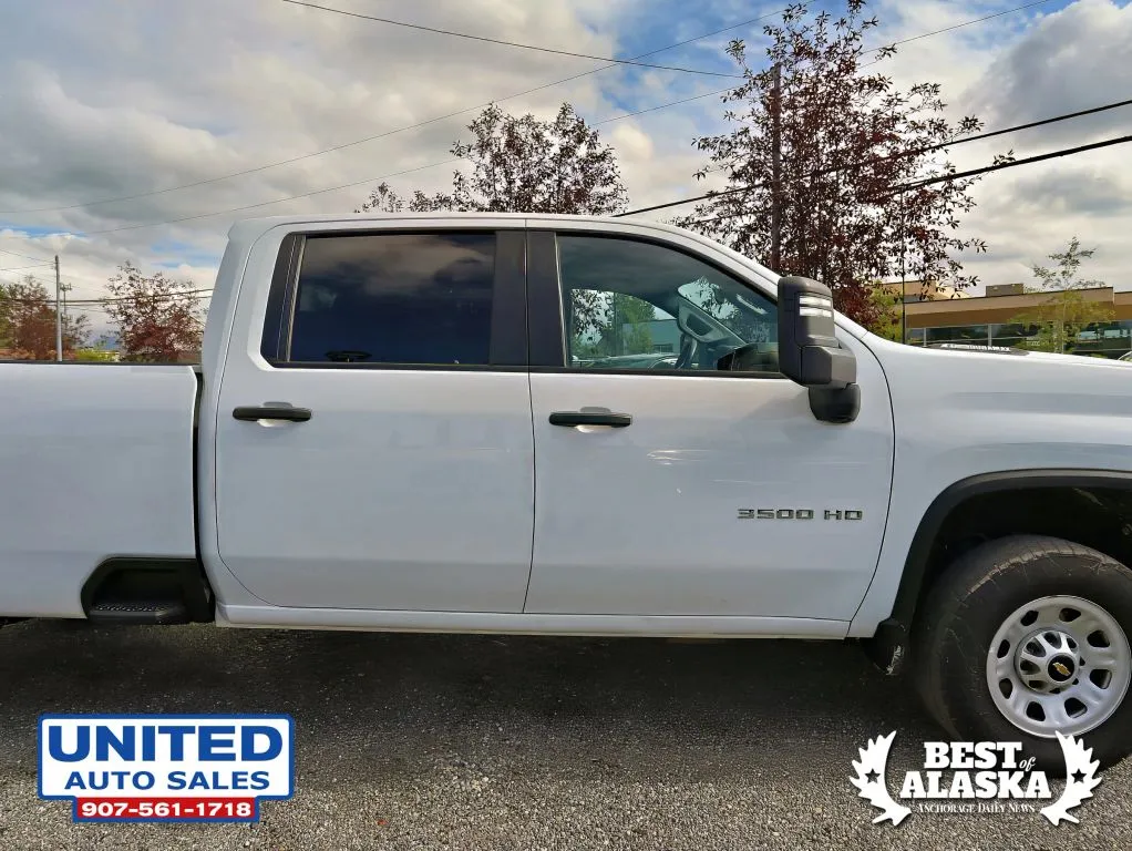 Chevrolet 3500HD photo 9
