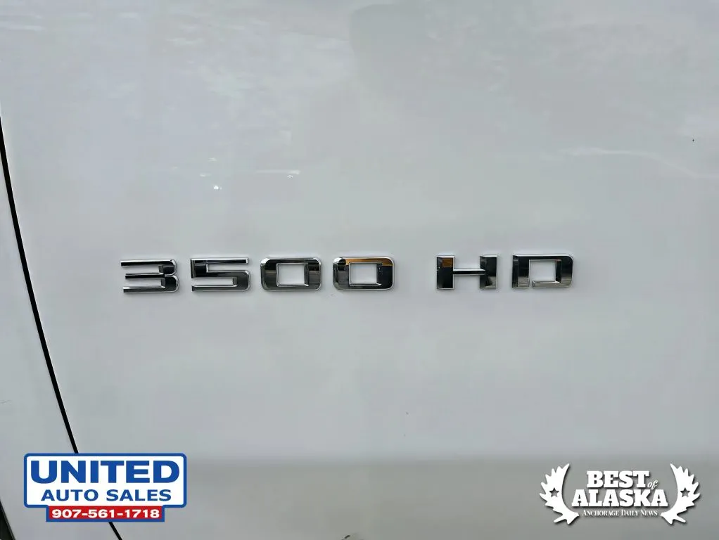 Chevrolet 3500HD photo 24
