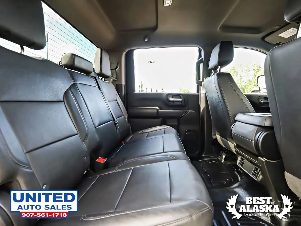 Chevrolet 3500HD photo 39