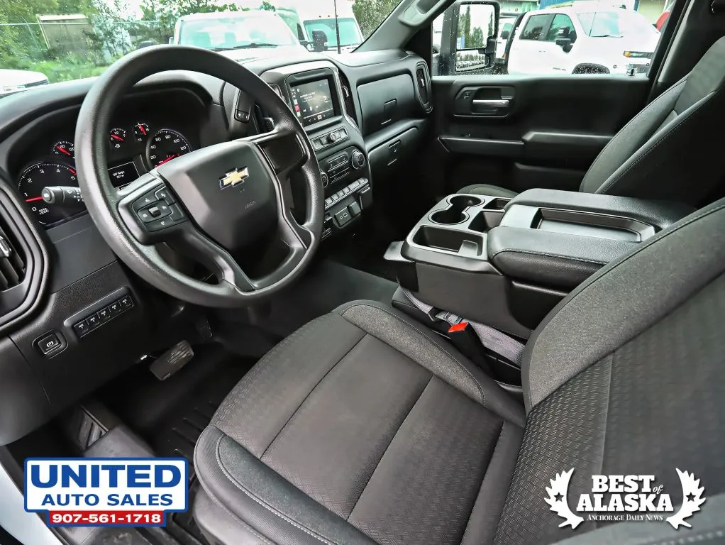 Chevrolet 3500HD photo 11
