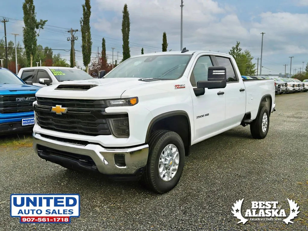 Chevrolet 3500HD photo 2
