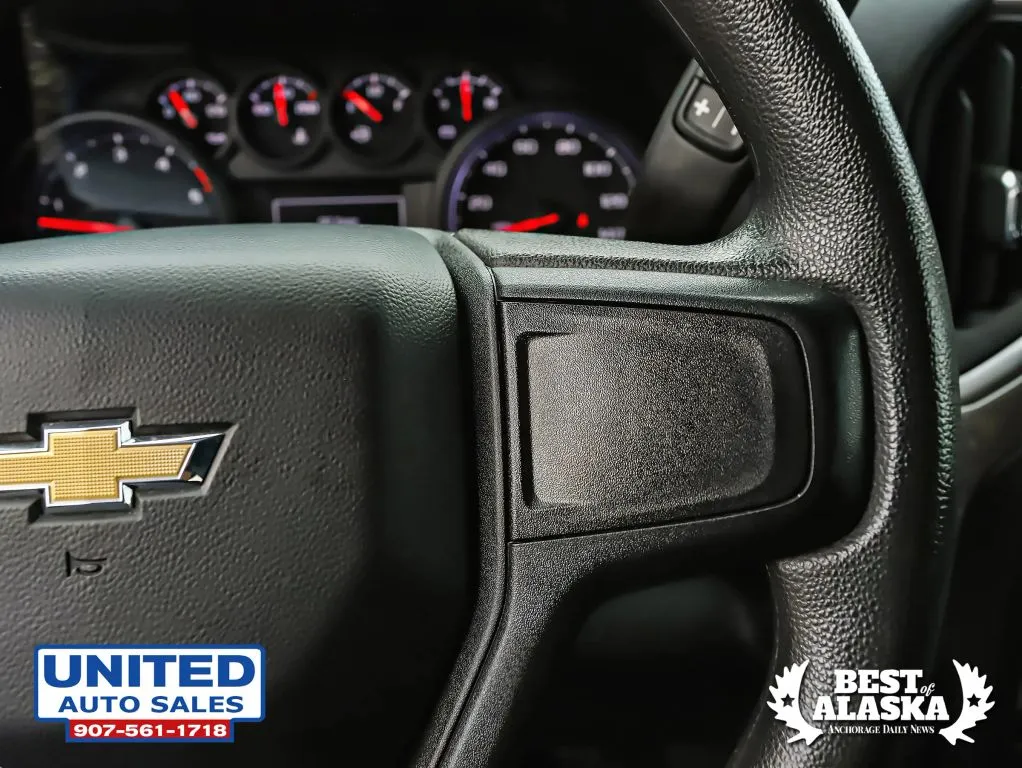 Chevrolet 3500HD photo 38