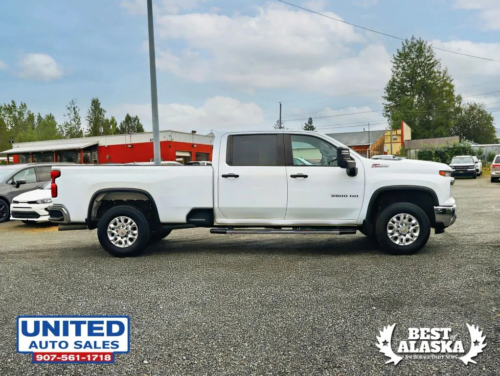 Chevrolet 3500HD photo 5