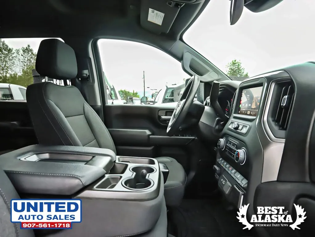 Chevrolet 3500HD photo 16