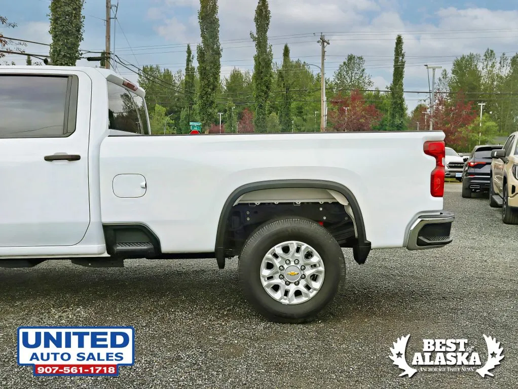 Chevrolet 3500HD photo 26