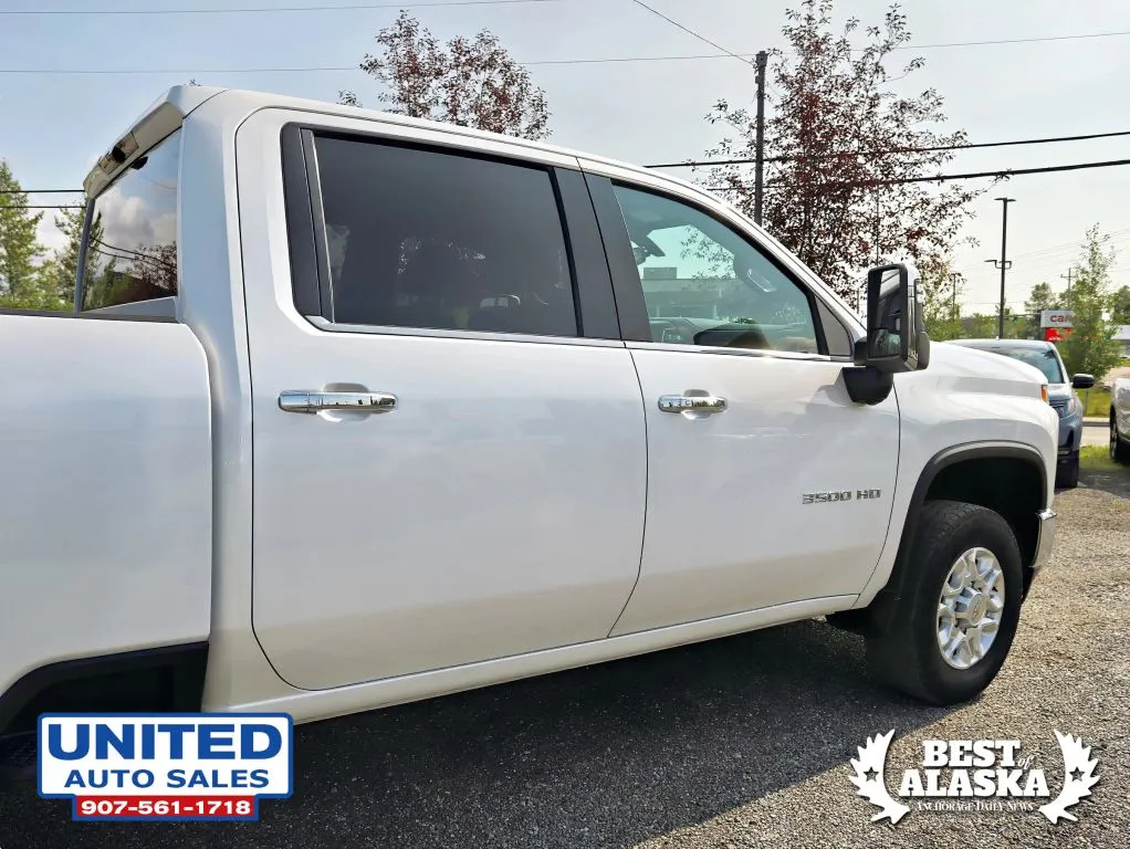 Chevrolet 3500HD photo 22