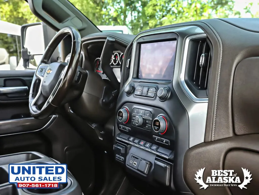 Chevrolet 3500HD photo 15