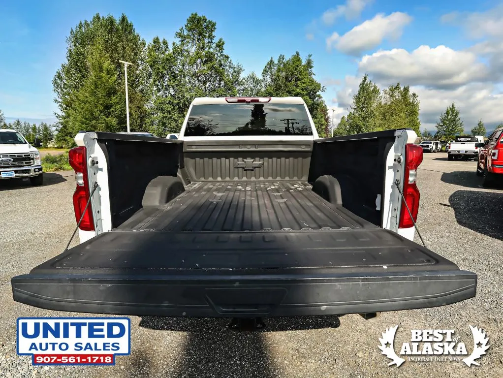 Chevrolet 3500HD photo 10