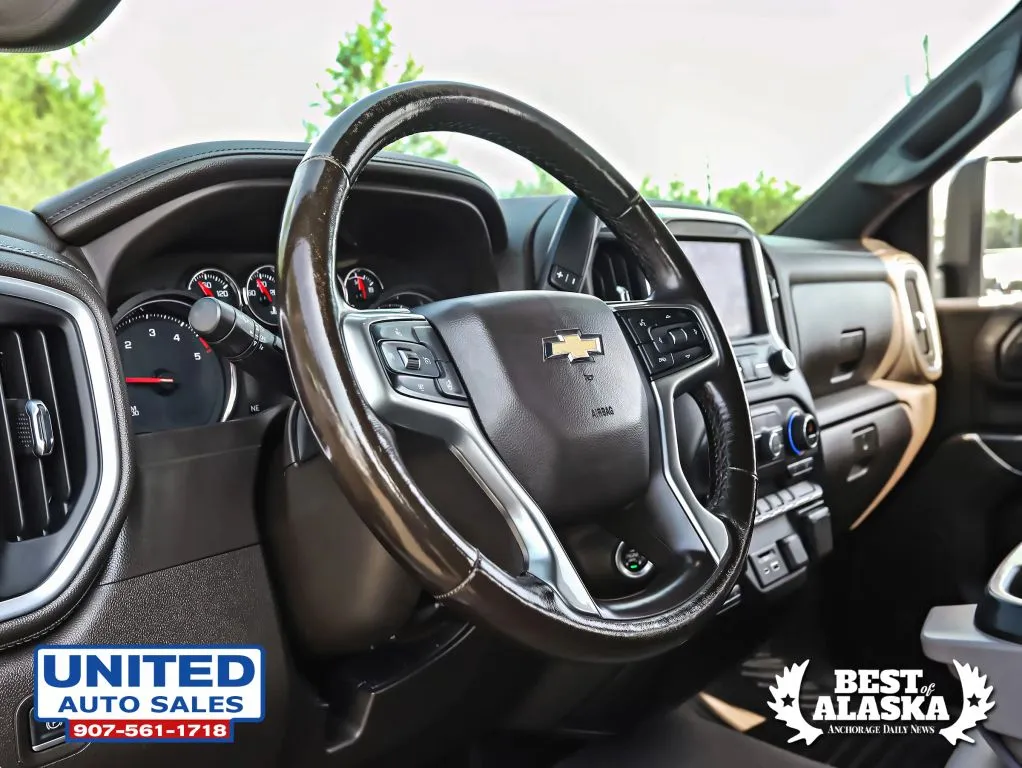 Chevrolet 3500HD photo 13
