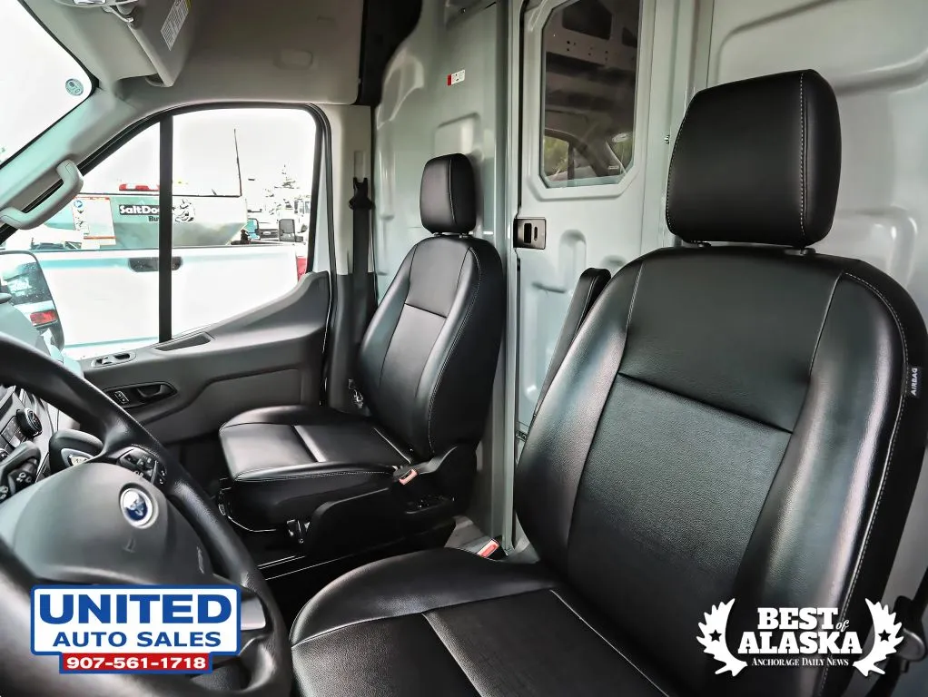 Ford Transit-250 photo 29