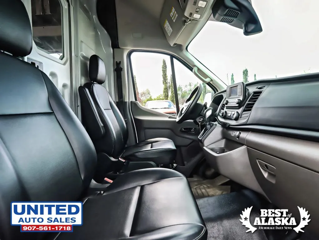 Ford Transit-250 photo 38