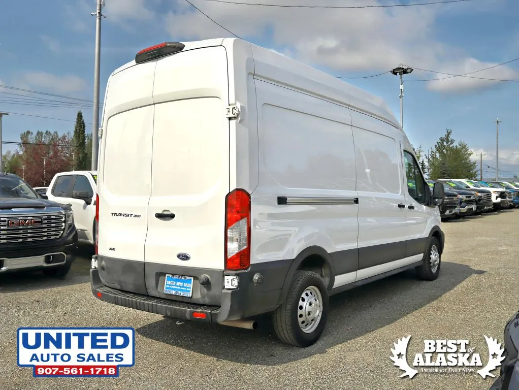 Ford Transit-250 photo 10