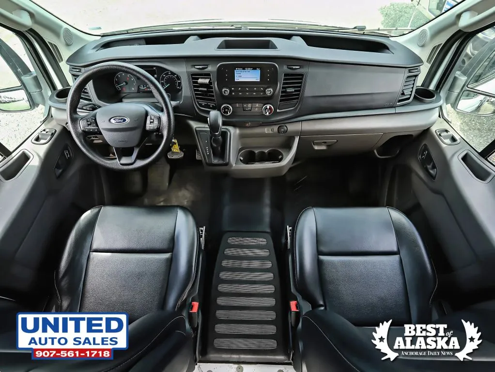 Ford Transit-250 photo 47