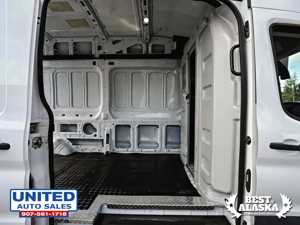 Ford Transit-250 photo 45