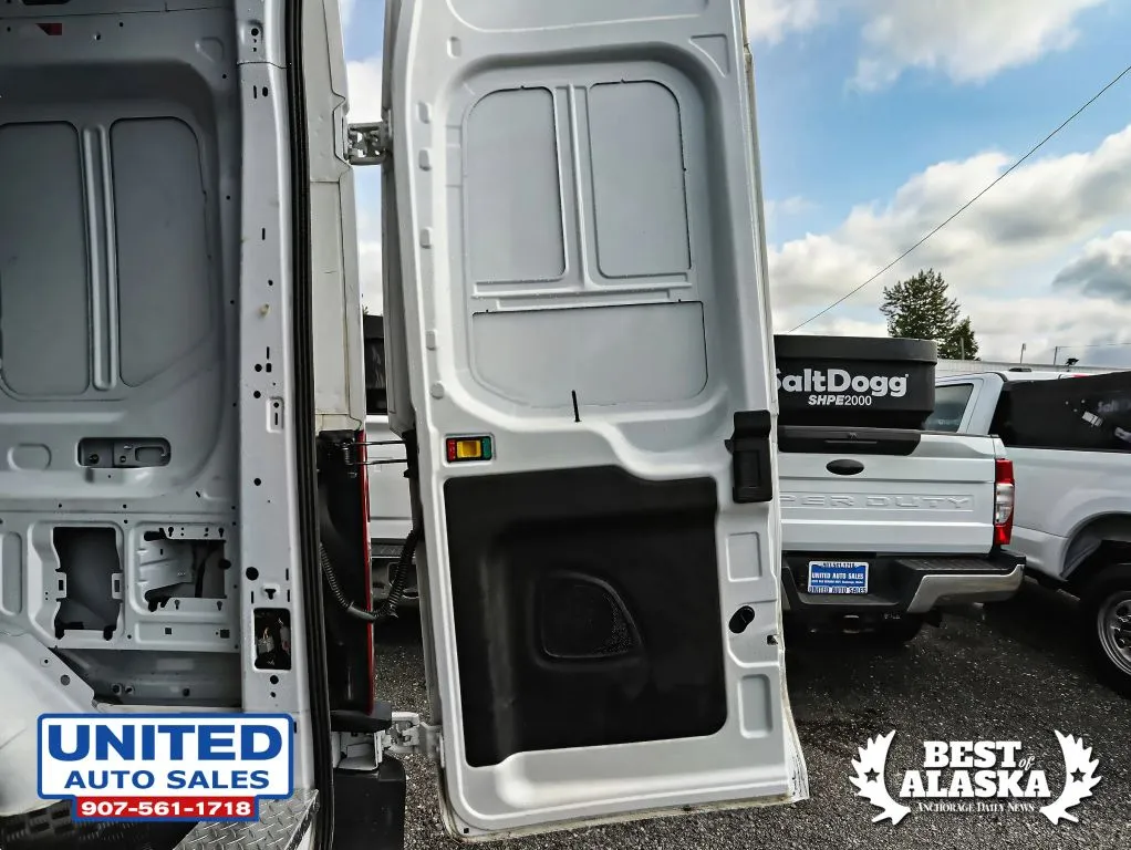 Ford Transit-250 photo 41