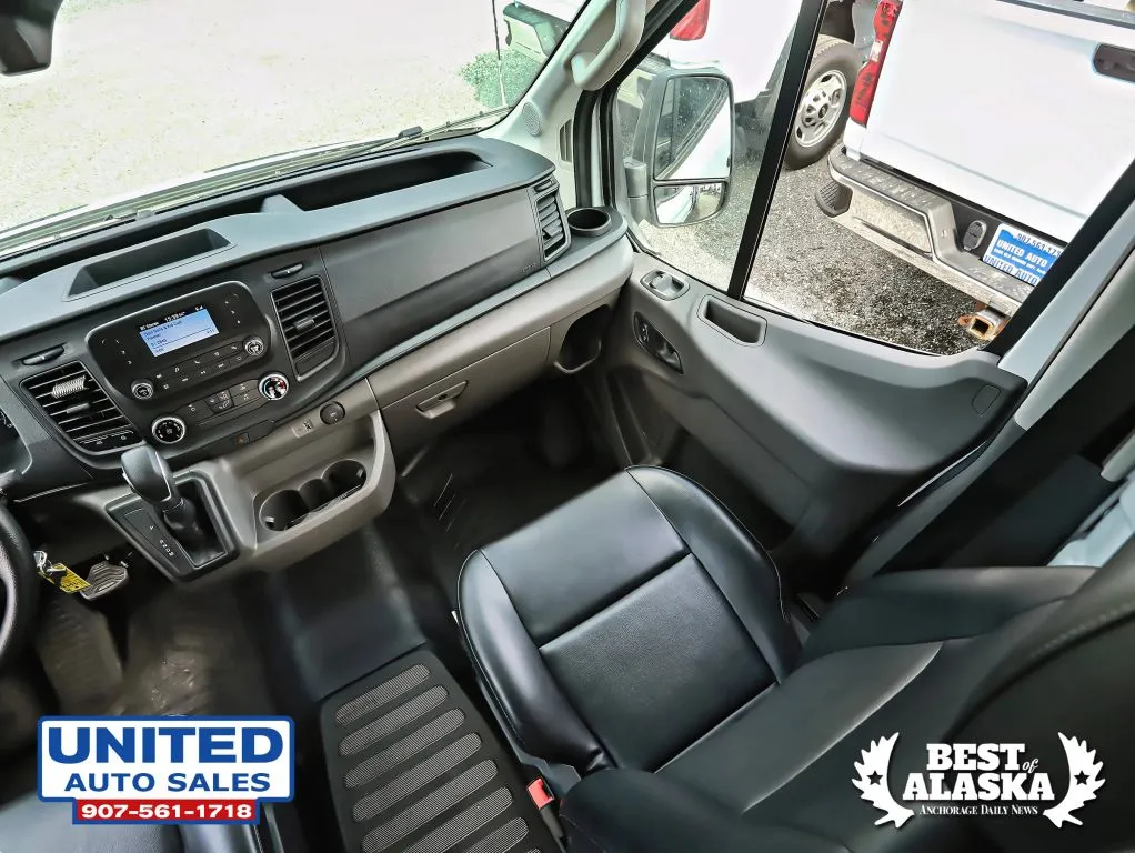 Ford Transit-250 photo 48