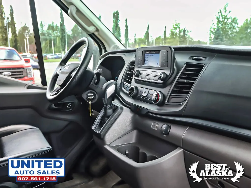 Ford Transit-250 photo 15