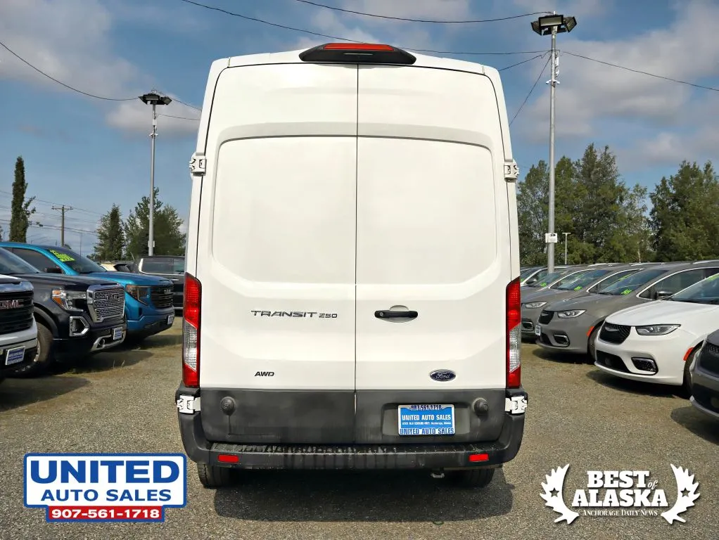 Ford Transit-250 photo 9
