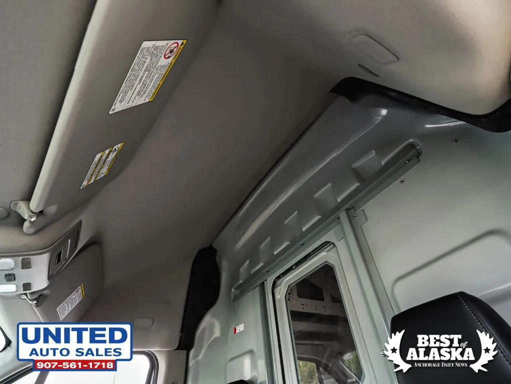 Ford Transit-250 photo 30