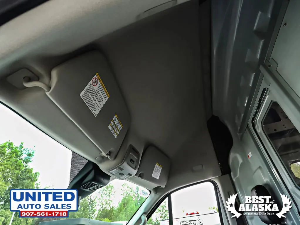 Ford Transit-250 photo 31