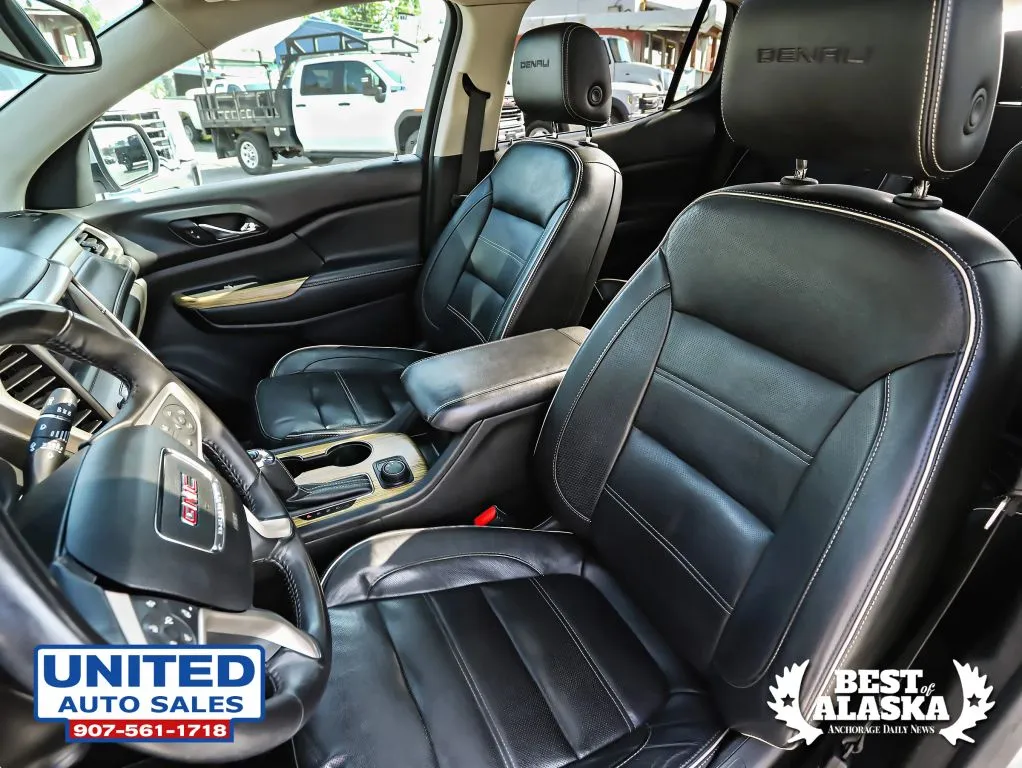 GMC Acadia photo 11