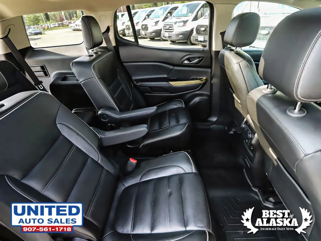 GMC Acadia photo 14