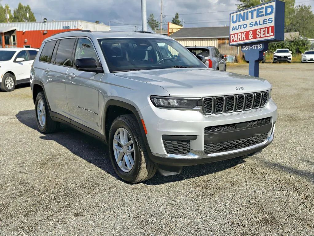 2023 Jeep Grand Cherokee L Laredo Sport Utility 4D