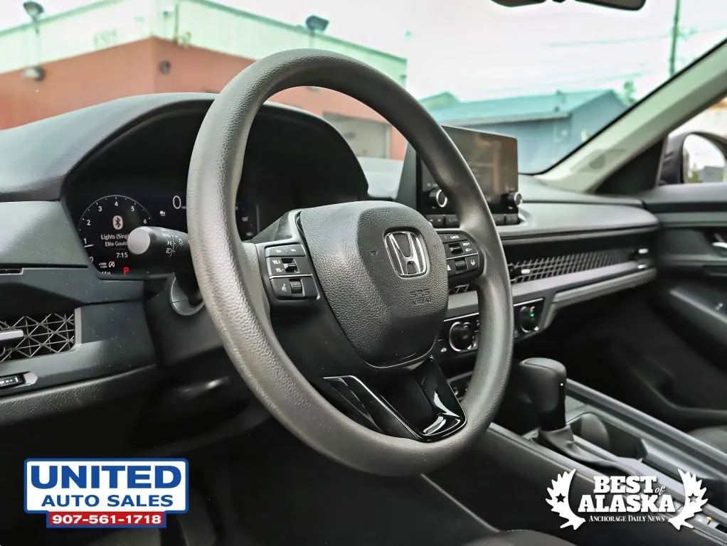 Honda Accord photo 12