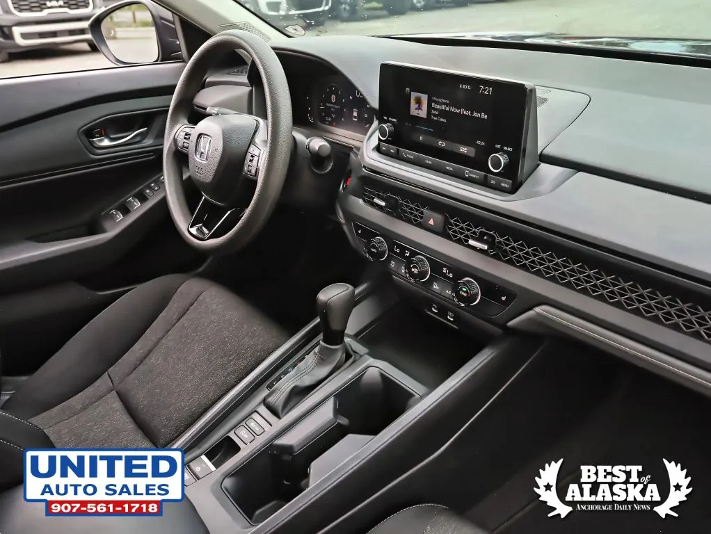 Honda Accord photo 16
