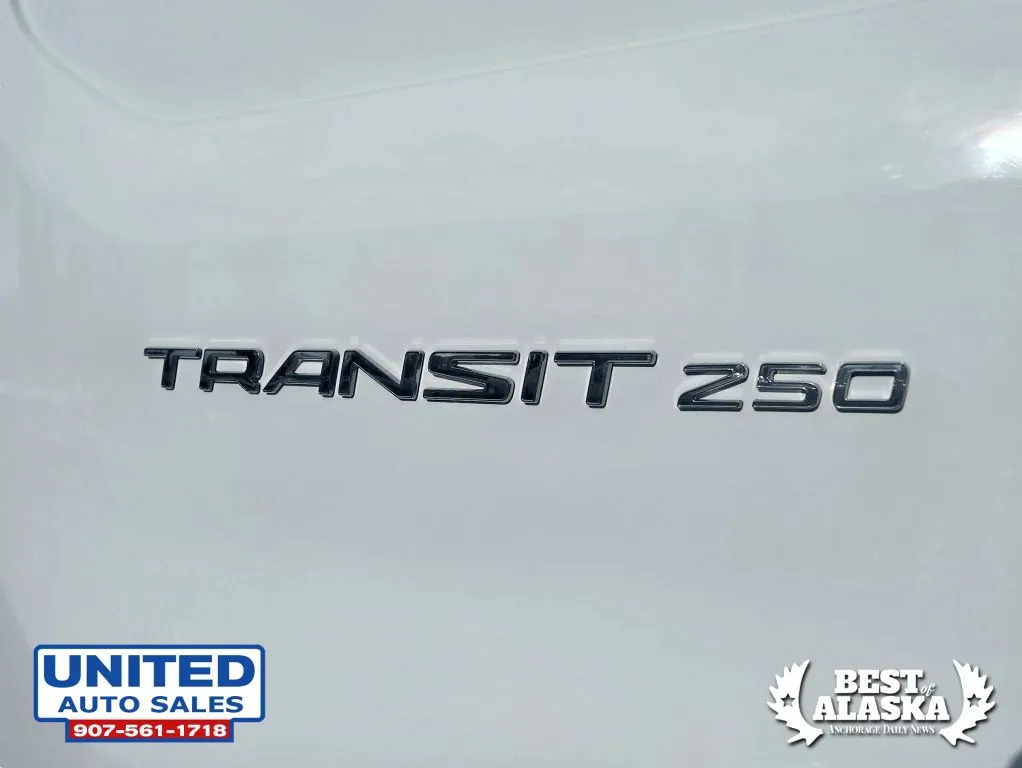 Ford Transit-250 photo 24
