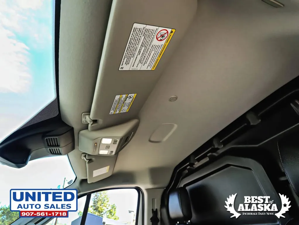 Ford Transit-250 photo 32