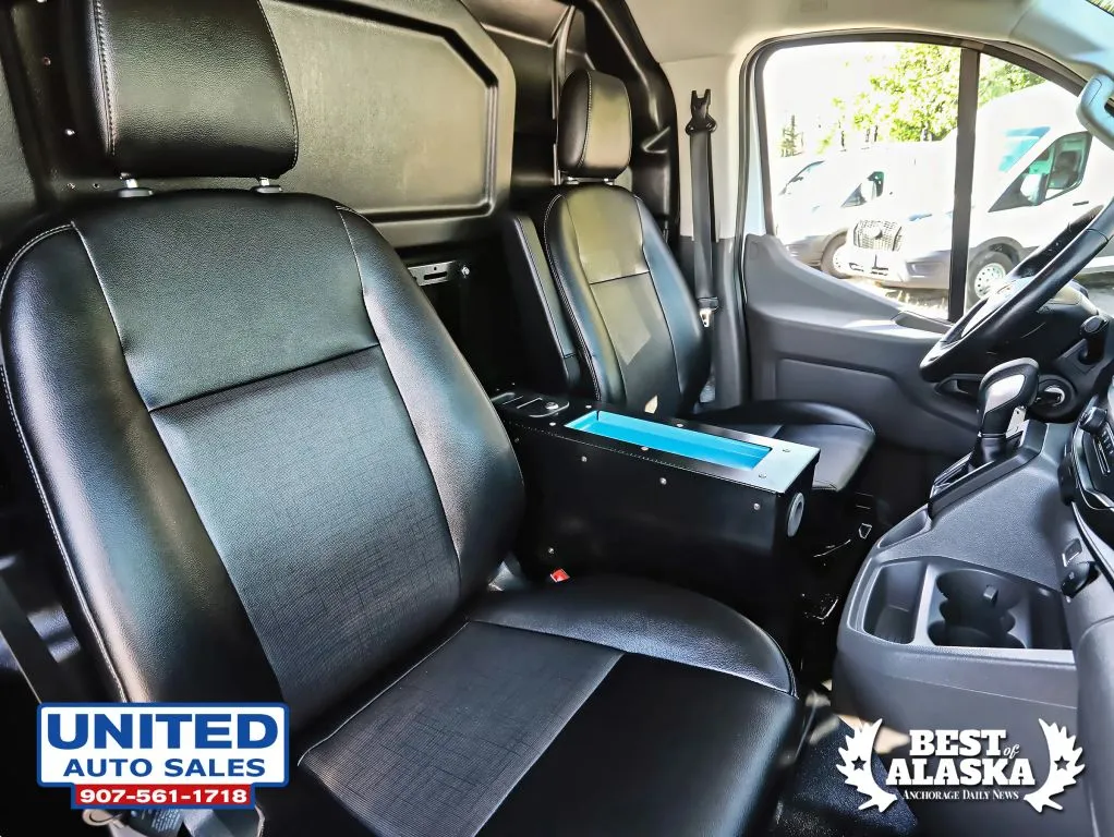 Ford Transit-250 photo 15