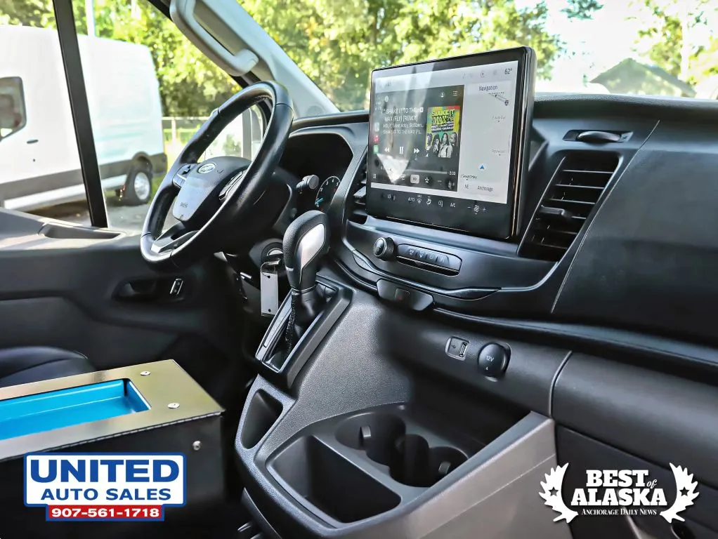 Ford Transit-250 photo 46