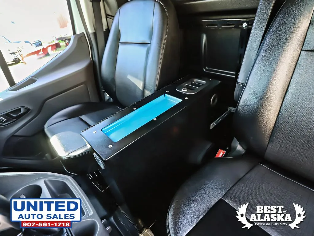 Ford Transit-250 photo 41