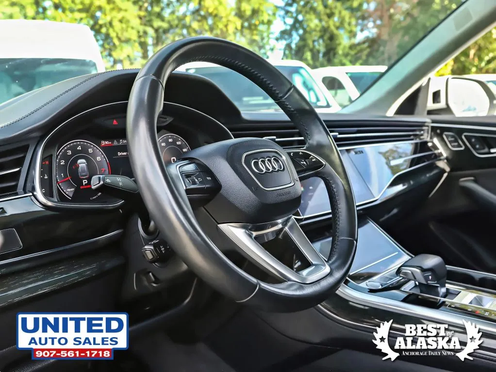 Audi Q8 photo 29