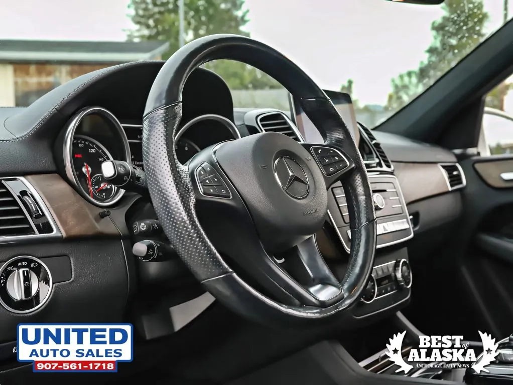 Mercedes-Benz GLE photo 11