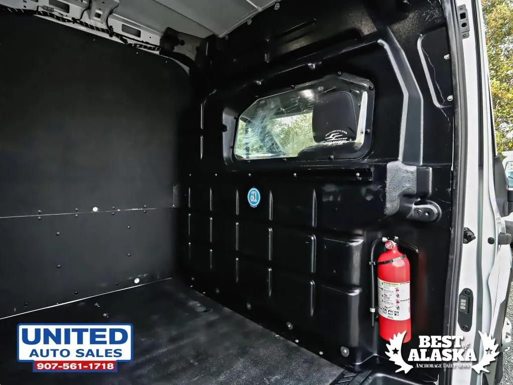 Ford Transit-250 photo 17