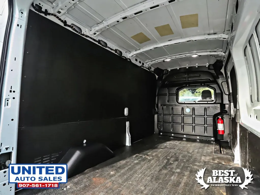 Ford Transit-250 photo 18